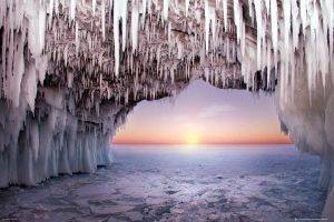 POSTER ICE-CAVE-HORIZON  61 X 91.5 CM