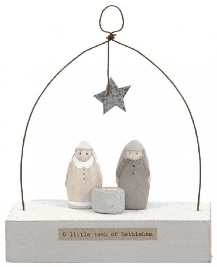 ΧΡΙΣΤΟΥΓΕΝΝΙΑΤΙΚΟ ΔΙΑΚΟΣΜΗΤΙΚΟ SYNCHRONIA ΚΡΕΜΑΣΤΟ ΘΕΜΑ ΒΗΘΛΕΕΜ ΞΥΛΟ ΛΕΥΚΟ 10X4X14.5CM SYNCHRONIA