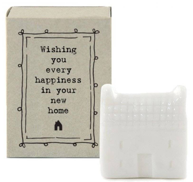 ΧΡΙΣΤΟΥΓΕΝΝΙΑΤΙΚΟ ΔΙΑΚΟΣΜΗΤΙΚΟ SYNCHRONIA ΣΠΙΡΤΟΚΟΥΤΟ NEW HOME ΠΟΡΣΕΛΑΝΗ ΛΕΥΚΟ 4.5X2X3.4CM SYNCHRONIA