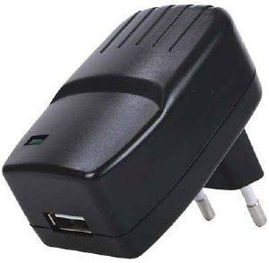 HQ UNIVERSAL CHARGER FOR DIGITAL DEVICES AC/DC
