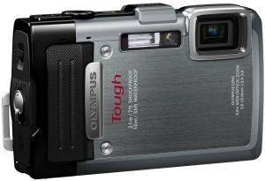 OLYMPUS TG-830 SILVER + TRAVELLER ACCESSORY KIT