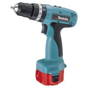   12V MAKITA 8270DWAE