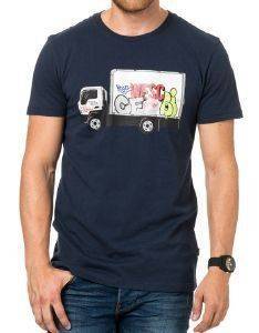 T-SHIRT WESC TRUCK   (M)