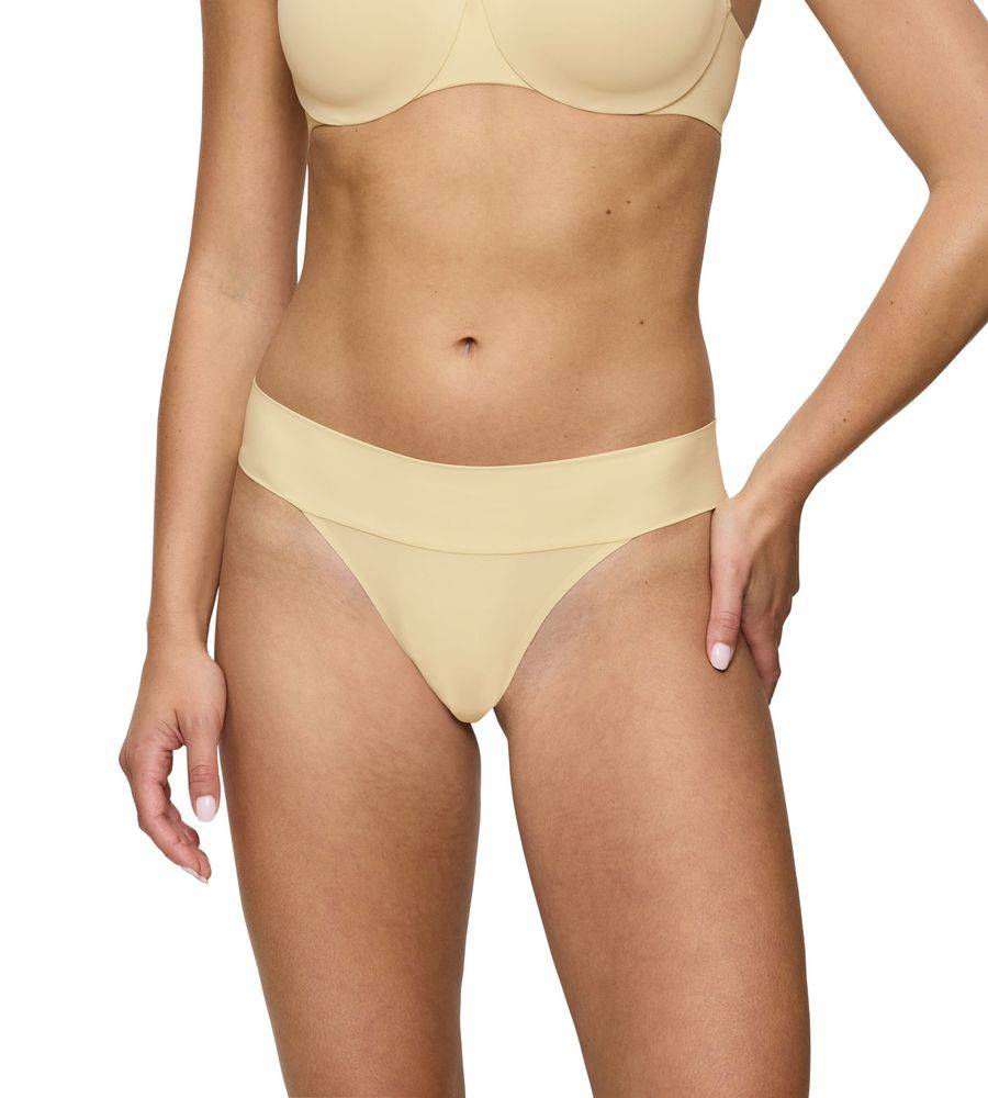 ΣΛΙΠ TRIUMPH BODY MAKE-UP ILLUSION STRING EX ΒΑΝΙΛΙΑ