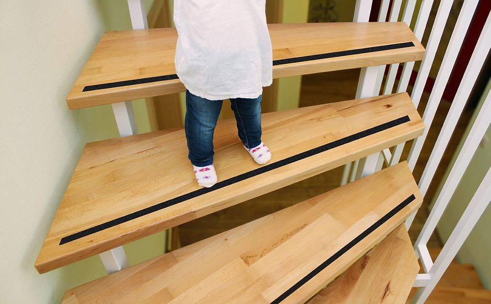 REER ΑΥΤΟΚΟΛΛΗΤΗ ΑΝΤΙΟΛΙΣΘΗΤΙΚΗ ΤΑΙΝΙΑ REER ΜΑΥΡΟ 5M