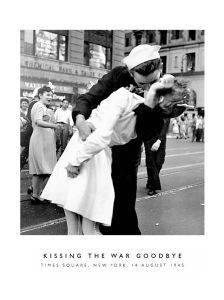  KISSING THE WAR GOODBYE 40 X 50 CM