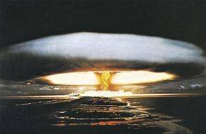 POSTER HYDROGEN BOMB 61 X 91.5 CM POSTER HYDROGEN BOMB 61 X 91.5 CM