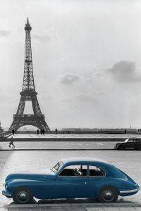 POSTER EIFFEL TOWER & BLUE CAR 61 X 91.5 CM POSTER EIFFEL TOWER & BLUE CAR 61 X 91.5 CM