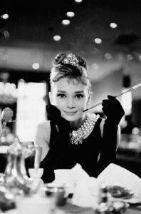 POSTER AUDREY HEPBURN BREAKFAST AT TIFFANYS 61 X 91.5 CM