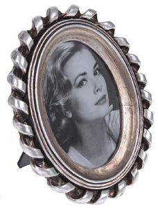 ΚΟΡΝΙΖΑ INART POLYRESIN ΑΣΗΜΙ 6X9CM ΚΟΡΝΙΖΑ INART POLYRESIN ΑΣΗΜΙ 6X9CM