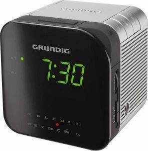 GRUNDIG SONOCLOCK 590 CLOCK RADIO SILVER