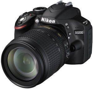 NIKON D3200 18-105VR