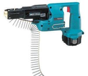 O  MAKITA 6835DWDE 12V