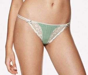 TRIUMPH MISS FARM-GIRL STRING  (S)