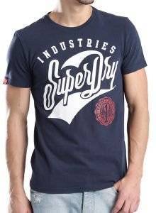 T-SHIRT SUPERDRY INDUSTRIES ΜΕ ΣΤΑΜΠΑ ΣΚΟΥΡΟ ΜΠΛΕ (XL) T-SHIRT SUPERDRY INDUSTRIES ΜΕ ΣΤΑΜΠΑ ΣΚΟΥΡΟ ΜΠΛΕ (XL)
