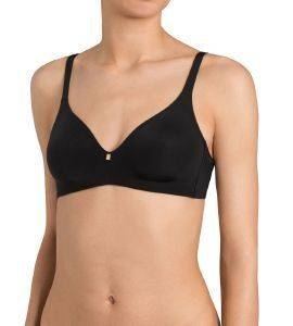 ������� TRIUMPH BODY MAKE-UP ESSENTIALS N ����� (70C)