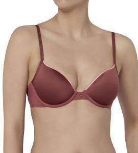 ������� TRIUMPH BODY MAKE-UP ESSENTIALS WHP ������ ��� (70C)