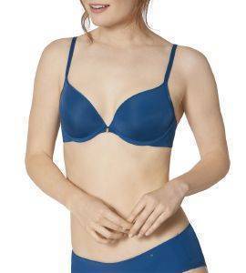 ������� TRIUMPH BODY MAKE-UP ESSENTIALS WHU ���� ���� (70C)