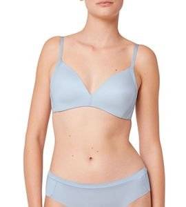  TRIUMPH BODY MAKE-UP SOFT TOUCH P EX  (75B)