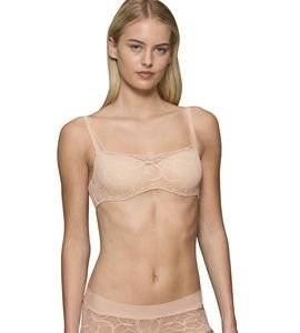 ������� TRIUMPH BODY MAKE-UP ILLUSION LACE BALCONETTE ������� ���� (70C)