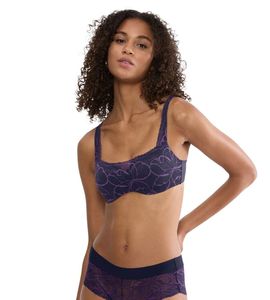 ������� TRIUMPH BODY MAKE-UP ILLUSION LACE BALCONETTE ������ ����/��� (75C)