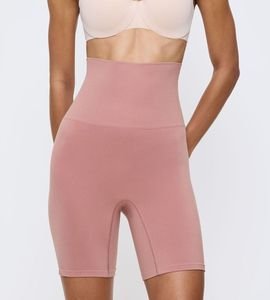 ������ TRIUMPH SOFT SCULPT PANTY L ������� ���� (42)