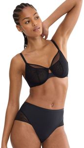 ������� TRIUMPH COMFORT CONTOUR W01 ����� (90F)