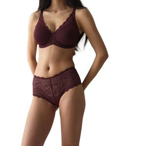 ���� TRIUMPH AMOURETTE MAXI ������� (44)
