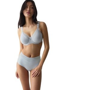 ������� TRIUMPH TRUE SHAPE SENSATION T W01 ������� ���� (80G)