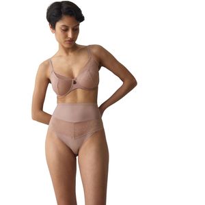 ���� TRIUMPH COMFORT CONTOUR HIGHWAIST STRING ���� �������� (XL)