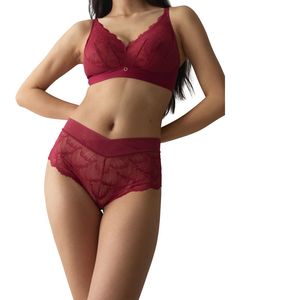 ���� TRIUMPH LOVE IN LACE SHORTY ������ ������� (40)