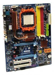 GIGABYTE GA-MA790FX-DS5