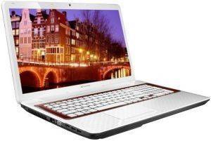 ACER GATEWAY NV76R24U 17.3\'\' INTEL CORE I5-3210M 4GB 500GB WINDOWS 8 RED