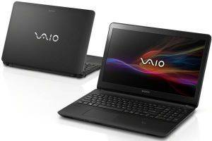 SONY VAIO FIT 15E SVF15412CXB 15.5\'\' AMD A8-5545M 4GB 750GB AMD RADEON HD8510G WINDOWS 8 BLACK