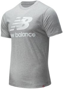 ΜΠΛΟΥΖΑ NEW BALANCE ESSENTIALS STACKED LOGO TEE ΓΚΡΙ (L) ΜΠΛΟΥΖΑ NEW BALANCE ESSENTIALS STACKED LOGO TEE ΓΚΡΙ (L)