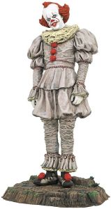 DIAMOND DIAMOND IT CHAPTER 2 - PENNYWISE SWAMP EDITION PVC STATUE (JAN202457)