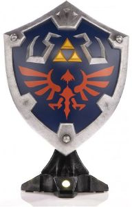 F4F THE LEGEND OF ZELDA: BREATH OF THE WILD  HYLIAN SHIELD COLLECTORS PVC STATUE (29CM) (BOTWHC)