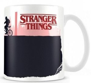 PYRAMID STRANGER THINGS - UPSIDE DOWN HEAT CHANGING MUG (315ML) (SCMG25280) PYRAMID STRANGER THINGS - UPSIDE DOWN HEAT CHANGING MUG (315ML) (SCMG25280)