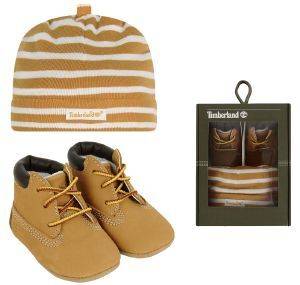    &  TIMBERLAND CRIB BOOTIE WITH HAT TB09589R2311  (WHEAT) (EU:17)